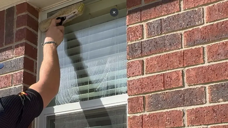 Professional commercial window washing service near San Clemente, CA